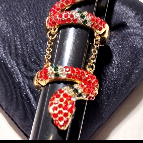Red Crystal Snake Gold Tone Stretch Ring NWT - Picture 3 of 3
